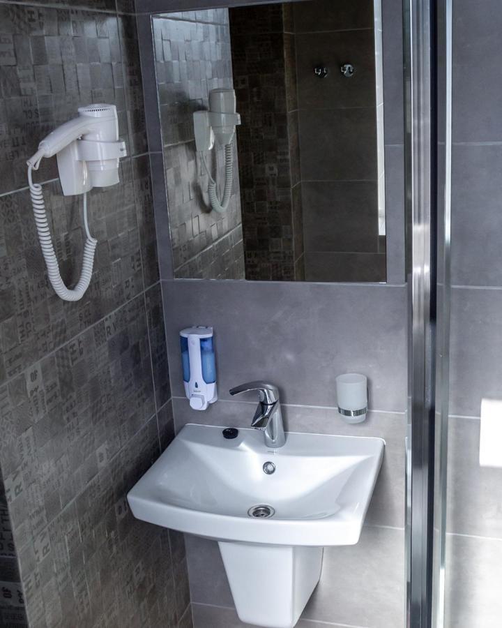 Hotel Dozari Korostyshiv Esterno foto