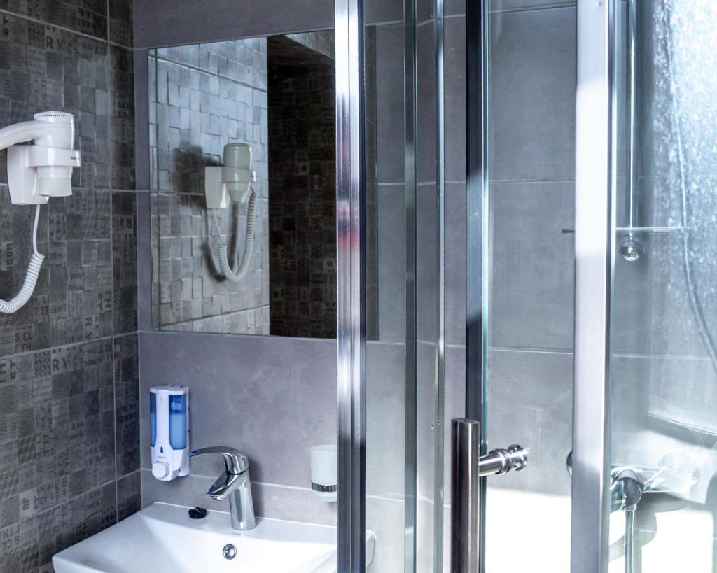 Hotel Dozari Korostyshiv Esterno foto