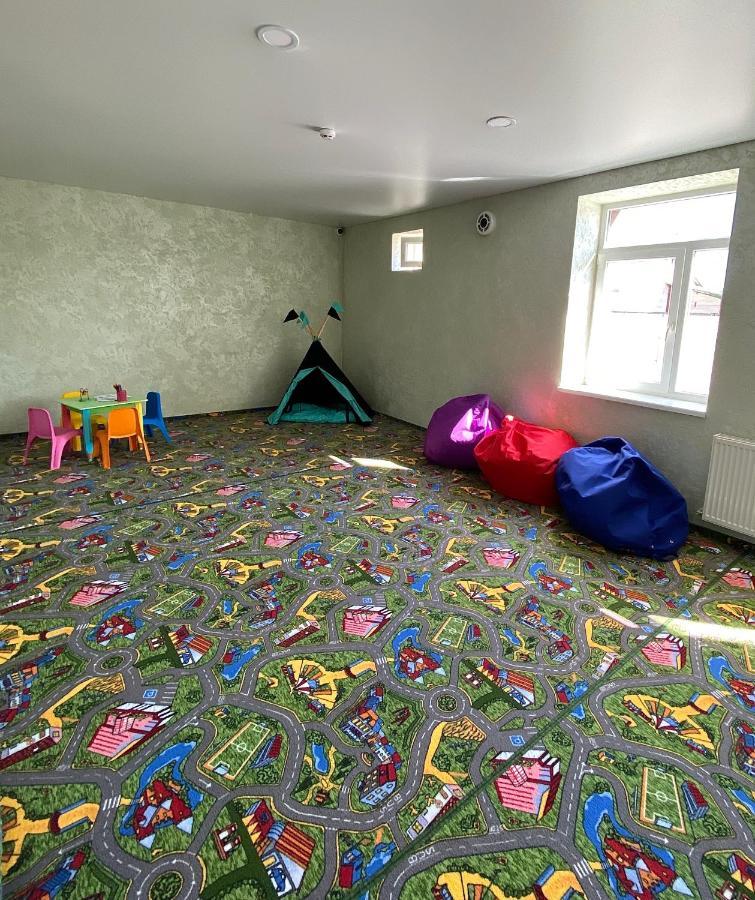 Hotel Dozari Korostyshiv Esterno foto